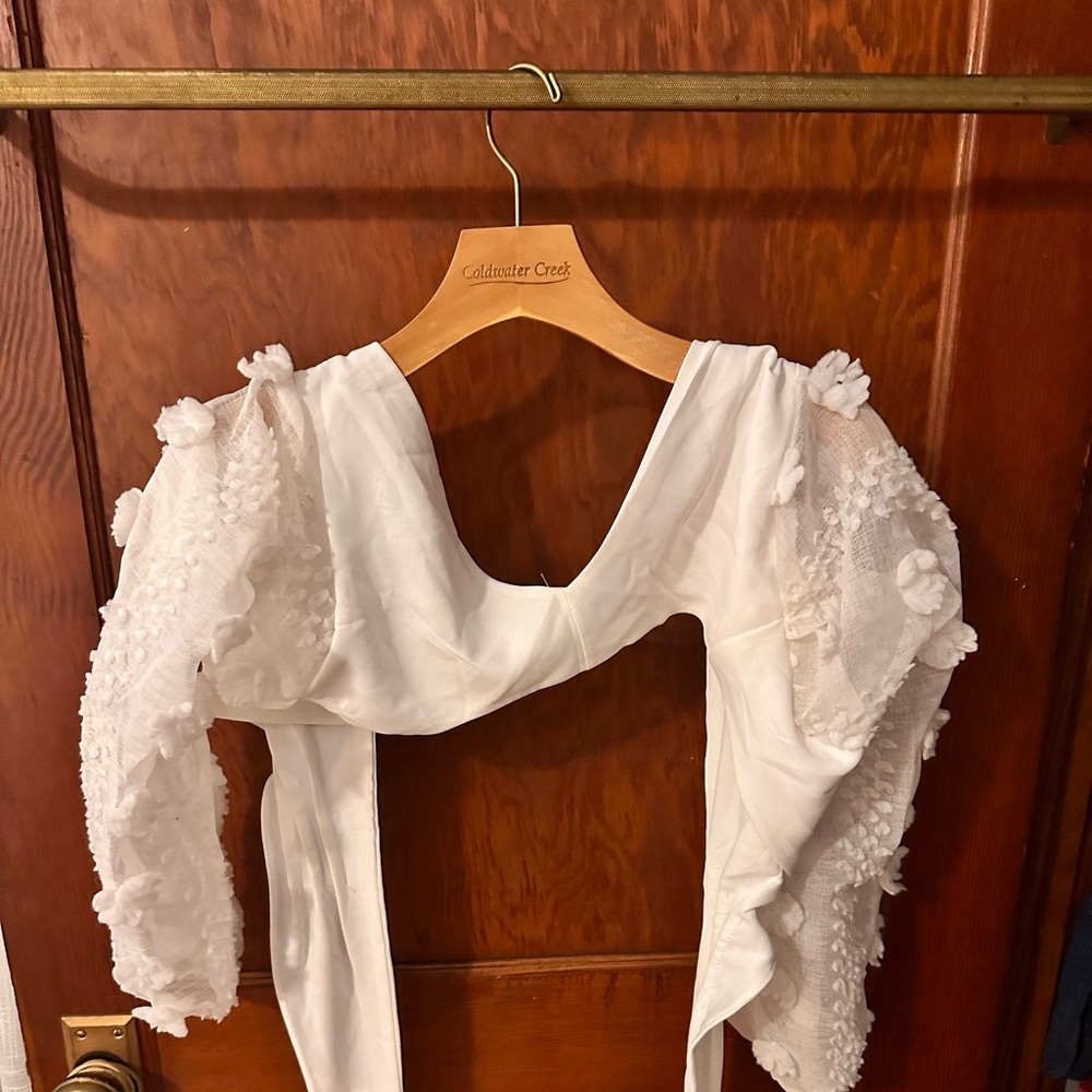 Boutique floral sleeve white crop top!